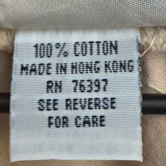 Vintage 90’s CMG Looney Tunes Size Medium Unisex Embroidered Button Up Top - Picture 13 of 13